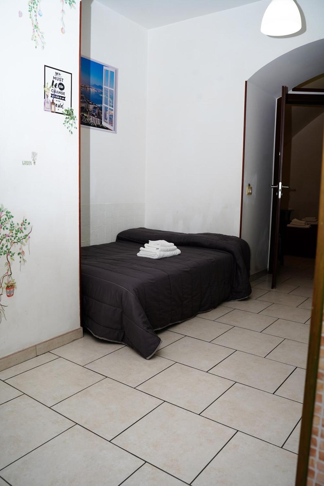 Appartamento Casa Friends' House Napoli Esterno foto